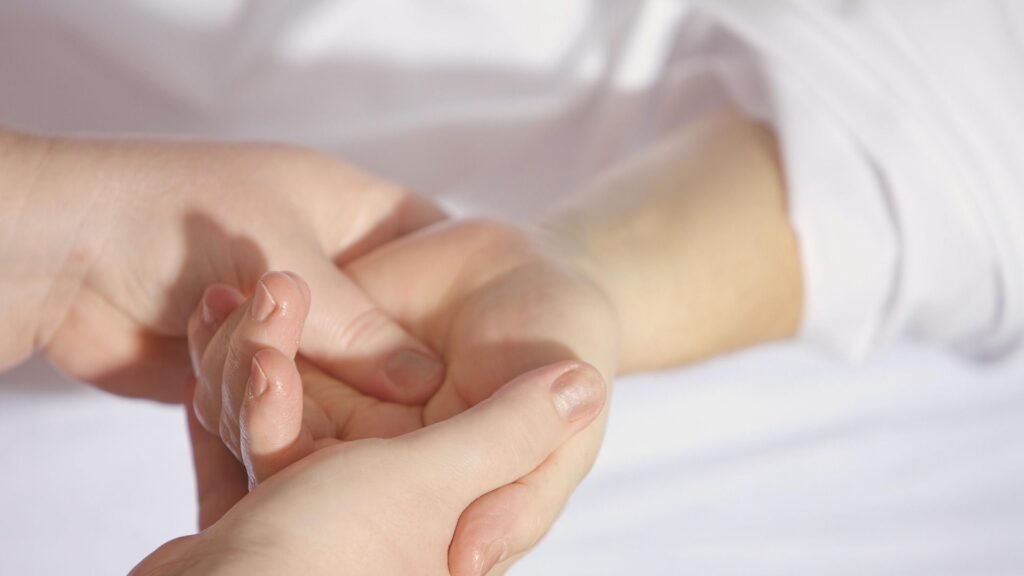 andreas160578 hands 1327811 1920.jpg