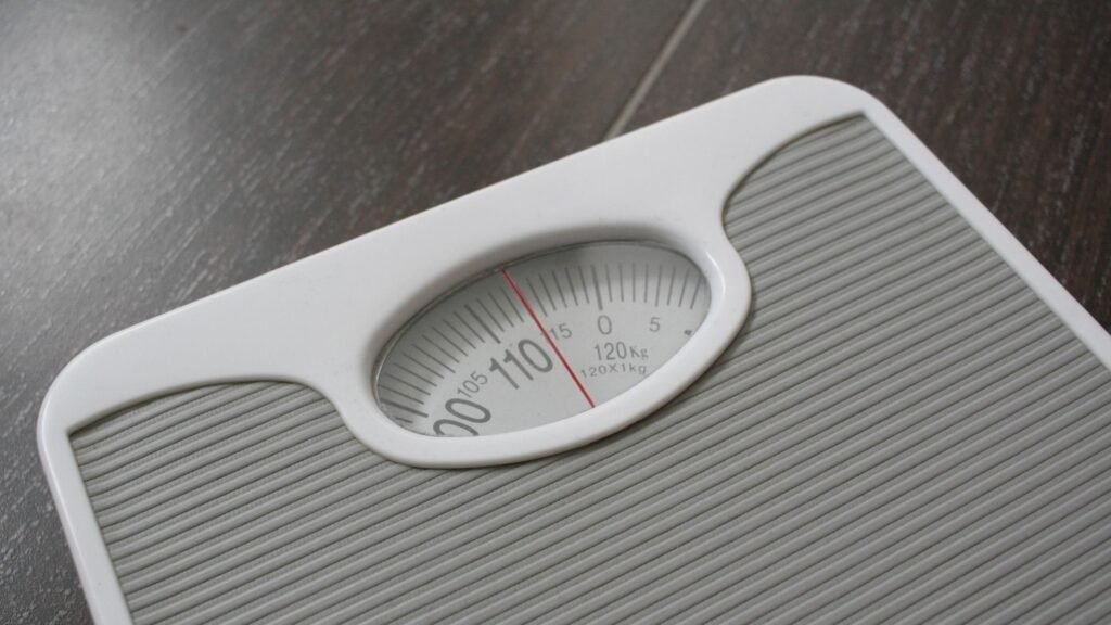 joa70 weighing scale 7053082 1920.jpg